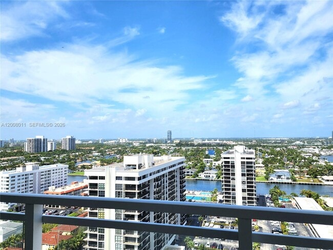 Building Photo - 2030 S Ocean Dr