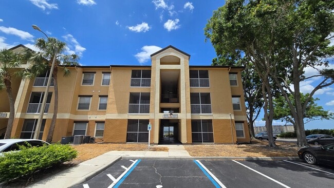 Building Photo - Sand Lake Private Residences Condo
