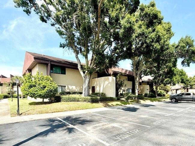 Building Photo - 785 S Village Dr