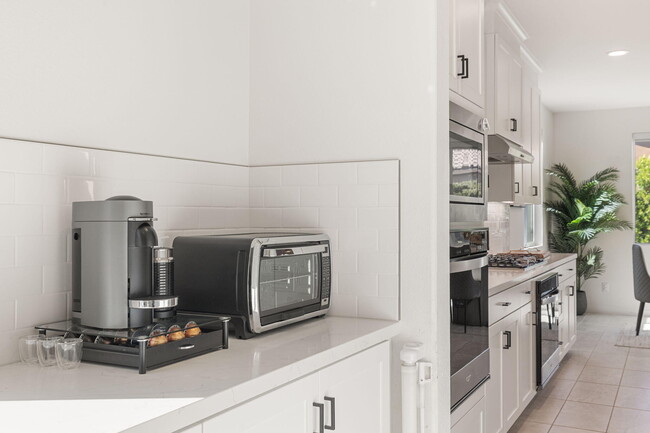 Building Photo - 81890 Via Encinitas