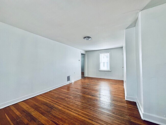 Building Photo - 175 Bradley St