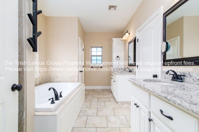 Building Photo - 5228 Bluebird Ln