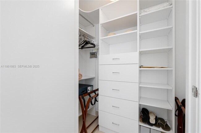 Building Photo - 5875 Collins Ave