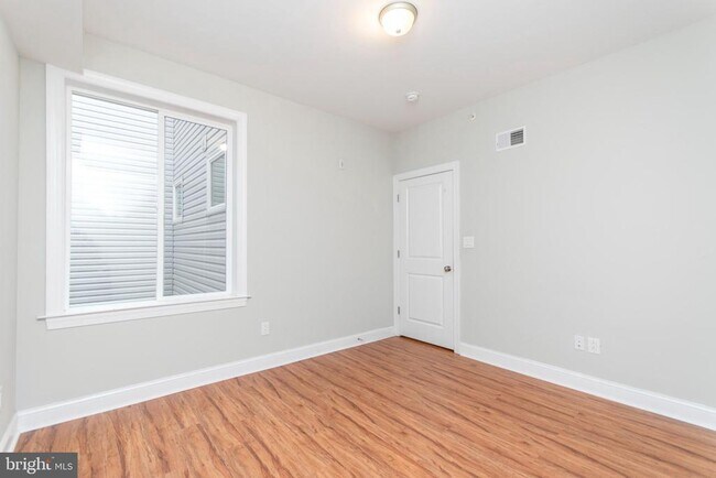 Building Photo - 1222 N 7th St
