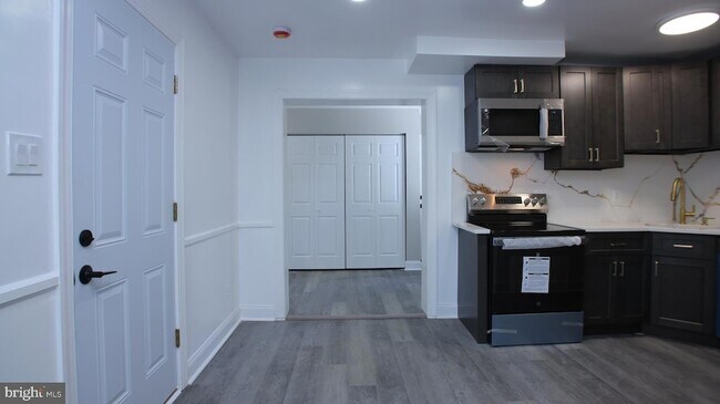 Building Photo - 2608 Holly Dr