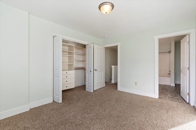 Building Photo - 9947 W Rosecroft Ct
