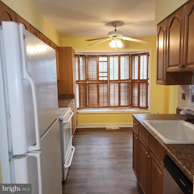 Building Photo - 4126 Hanson Oaks Dr