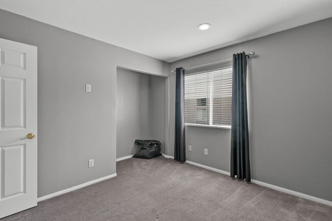 Building Photo - 26426 Cardinal Dr