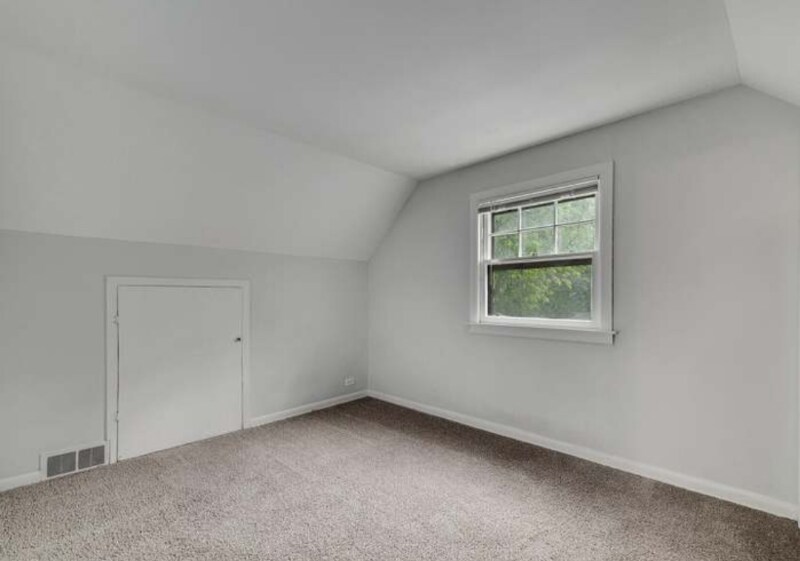 Building Photo - 323 E Jefferson Ave