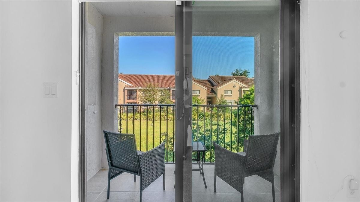 Building Photo - 304 NW 36th Ave