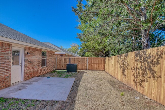 Building Photo - New Construction in Varenna Landing! Storm...