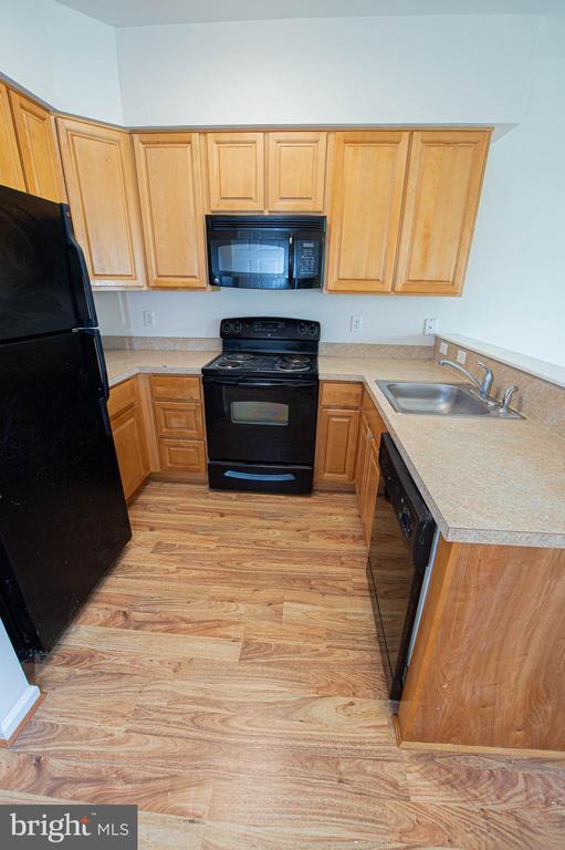 Building Photo - 438 Parkview Ct