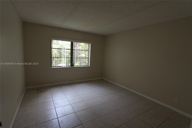 Building Photo - 3101 Oakland Shores Dr
