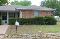 Building Photo - 1104 Curtis Dr