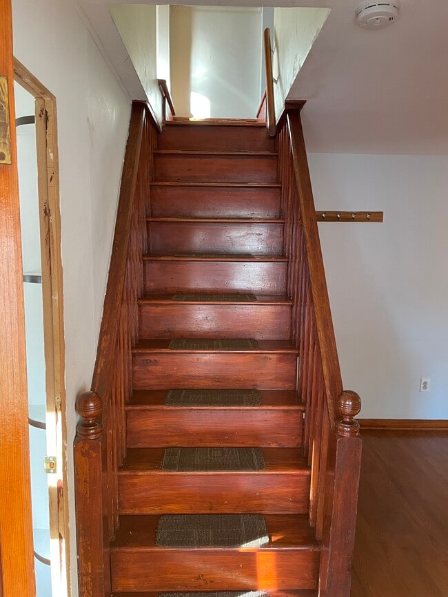 Building Photo - 84 Bridge St