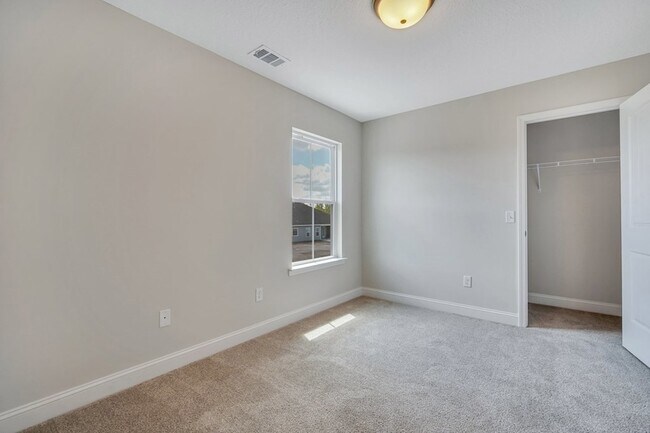 Building Photo - 88 Fridley Ln