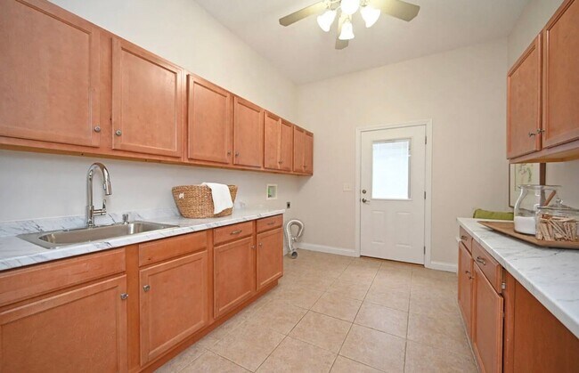 Building Photo - 3172 Monticello Way