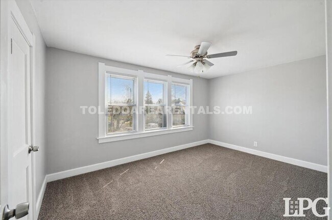 Building Photo - 630 Colima Dr