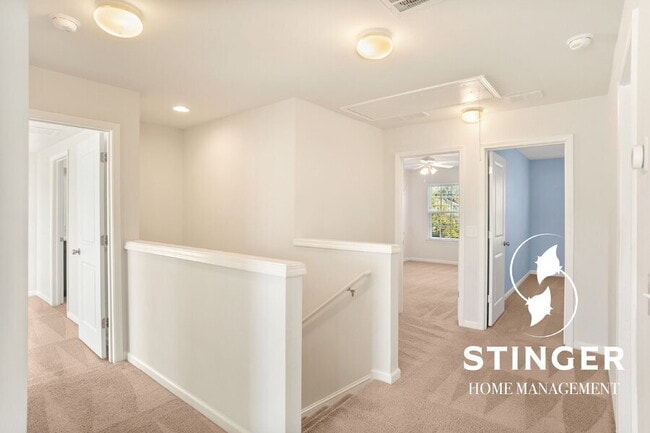 Building Photo - 71 Saluda Way