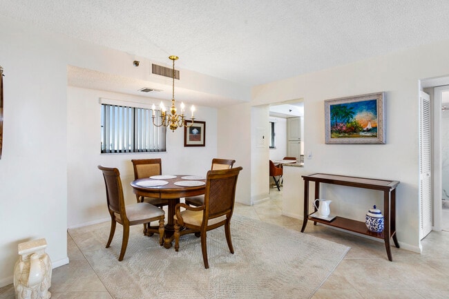 Building Photo - 300 Ocean Trail Way