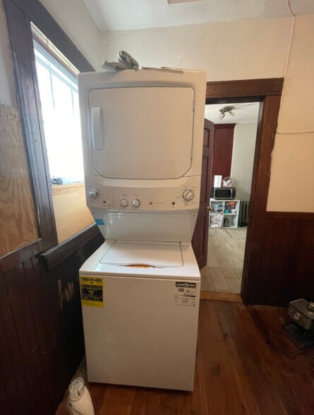 Building Photo - 14 Wallingford Rd