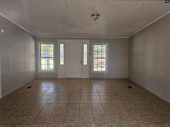 Building Photo - 117 E Woods Ct