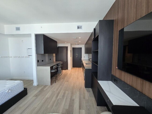 Building Photo - 20 NE 11th St