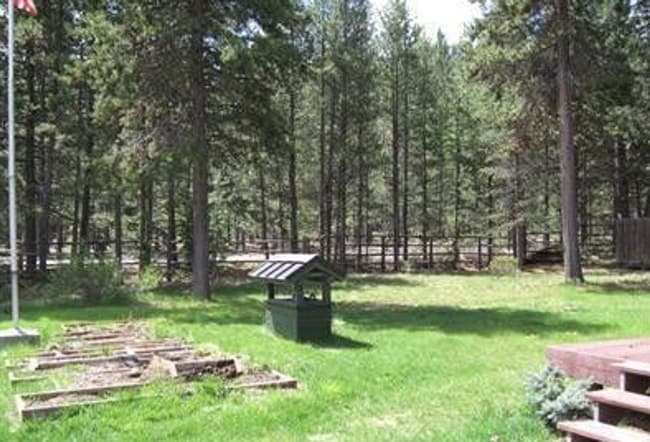Building Photo - Charming 3-Bedroom Home on Half-Acre in Sk...