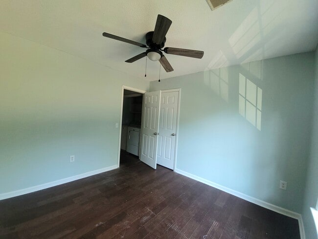 Building Photo - 116 Fox Chase