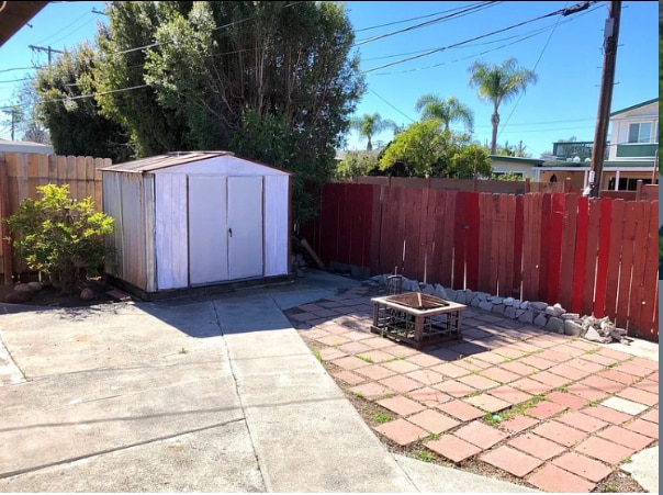 Building Photo - 4640 Clairemont Dr