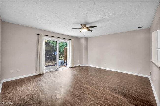 Building Photo - 1356 Meadow Run