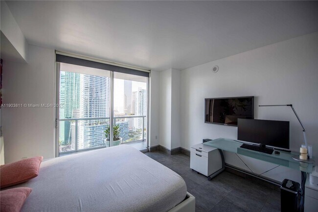 Building Photo - 500 Brickell Ave