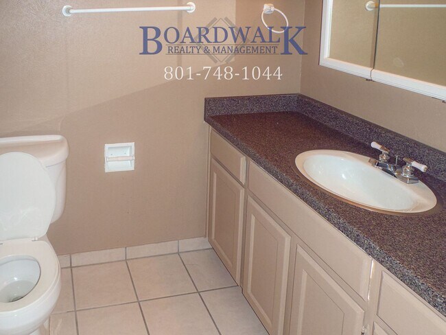 Building Photo - Spectacular home in Cottonwood Heights!