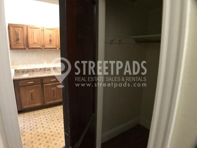 Building Photo - bedroom in Malden MA 02148