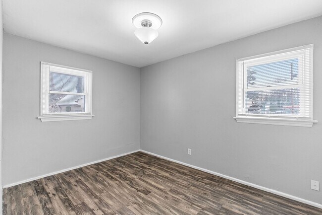 Building Photo - 8433 1st St