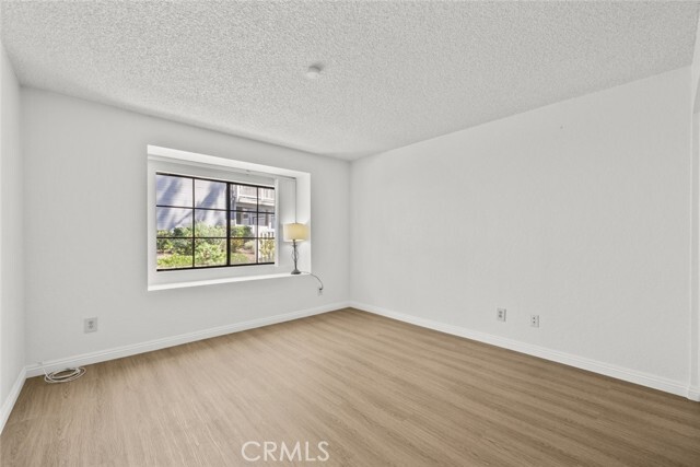 Building Photo - 225 Evergreen Ct