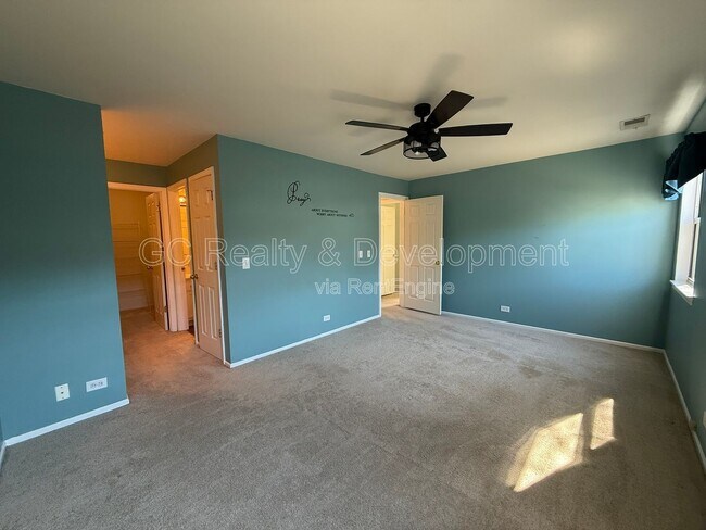 Building Photo - 2878 Meadow Ln