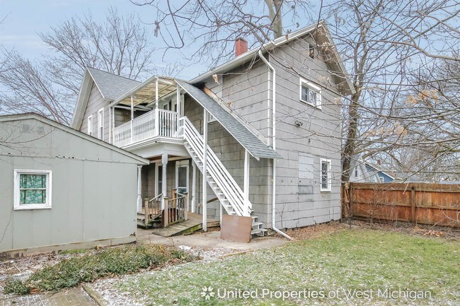 Building Photo - 1514 Forrest Ave NE