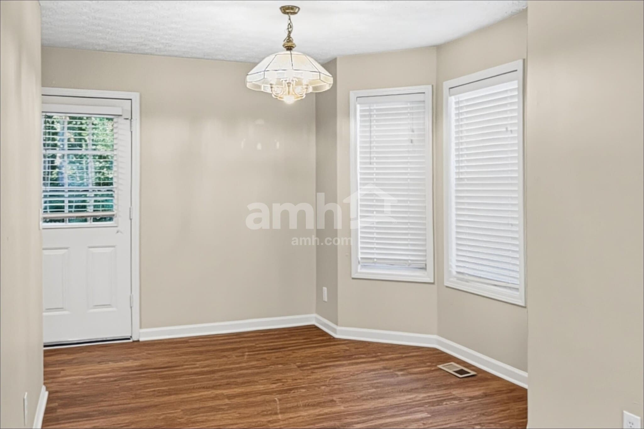 Building Photo - 624 Glendale Forest Dr