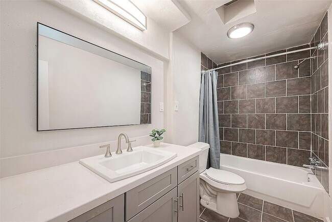 Building Photo - 2601 Marilee Ln