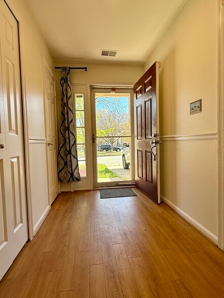 Building Photo - 9632 Hadleigh Ct