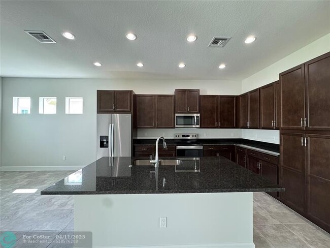 Building Photo - 13933 Prickly Cone Cove