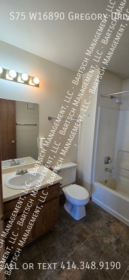 Building Photo - S75W16890-W16890 Gregory Dr