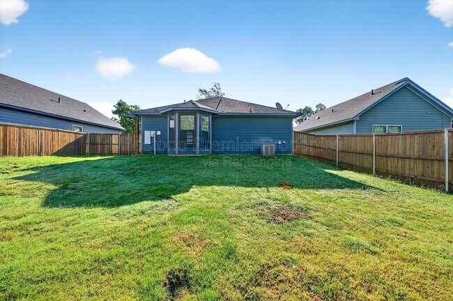 Building Photo - 1501 S 7th Ave