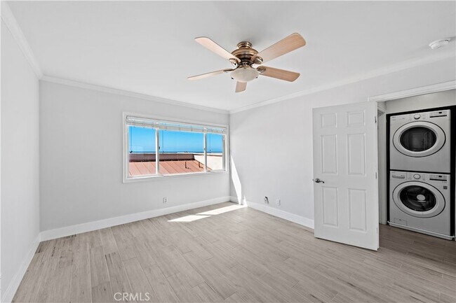 Building Photo - 2037 S Coast Hwy