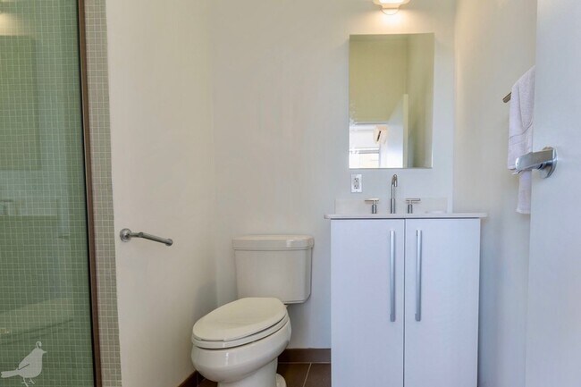 Building Photo - Amazing Two-Level Loft in the Heart of the...