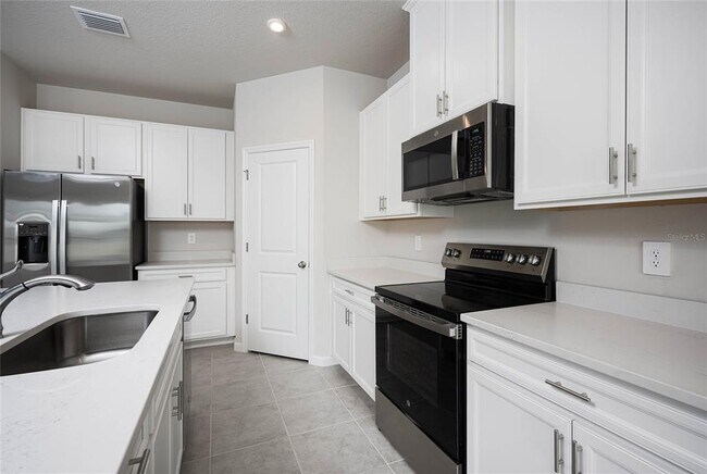 Building Photo - 16873 Castoro Dr