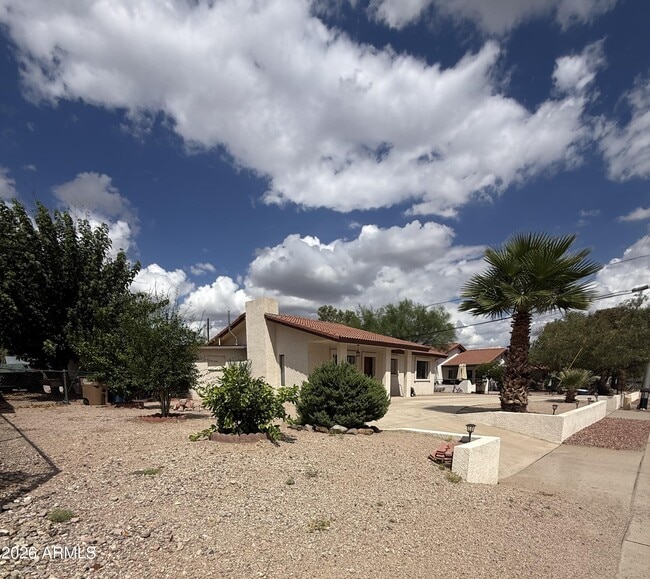 Building Photo - 314 W Mohave St