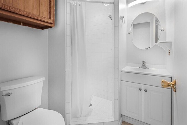 Building Photo - 421 W San Antonio St