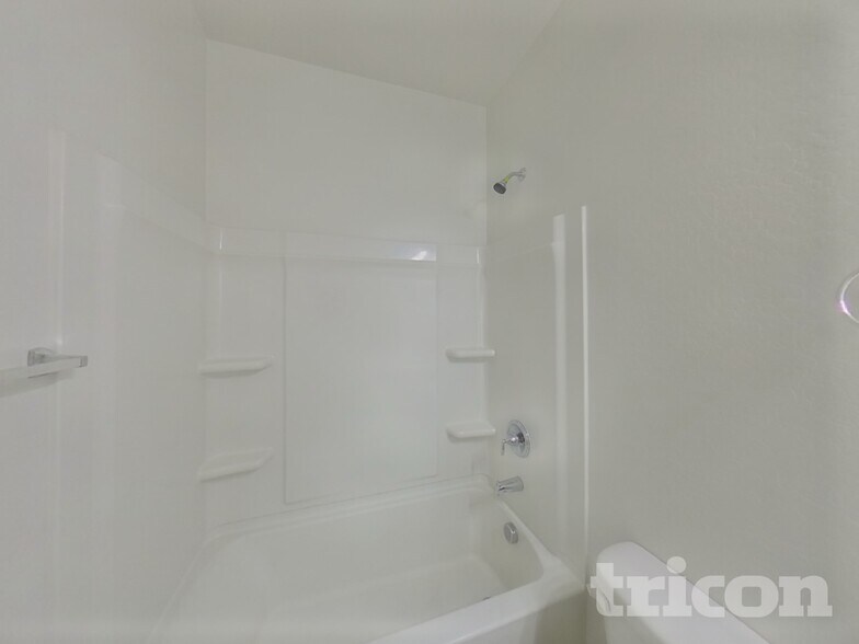 Building Photo - 16971 N Quinto Dr